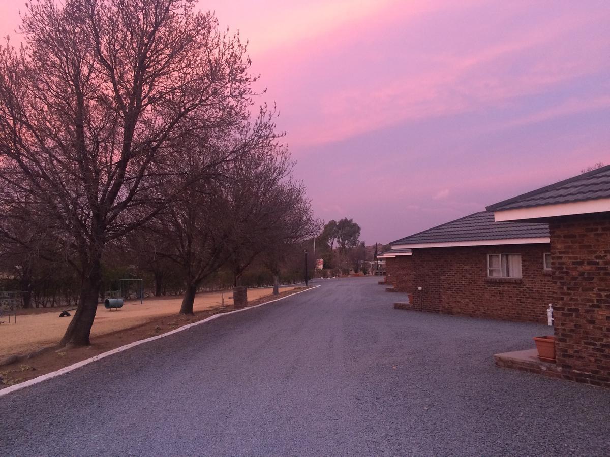 Sunset Chalets Colesberg Exteriör bild